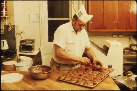 Leo The Baker photo 2